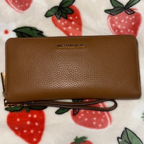 Michael Kors Large Wallet - Picture 1 of 4